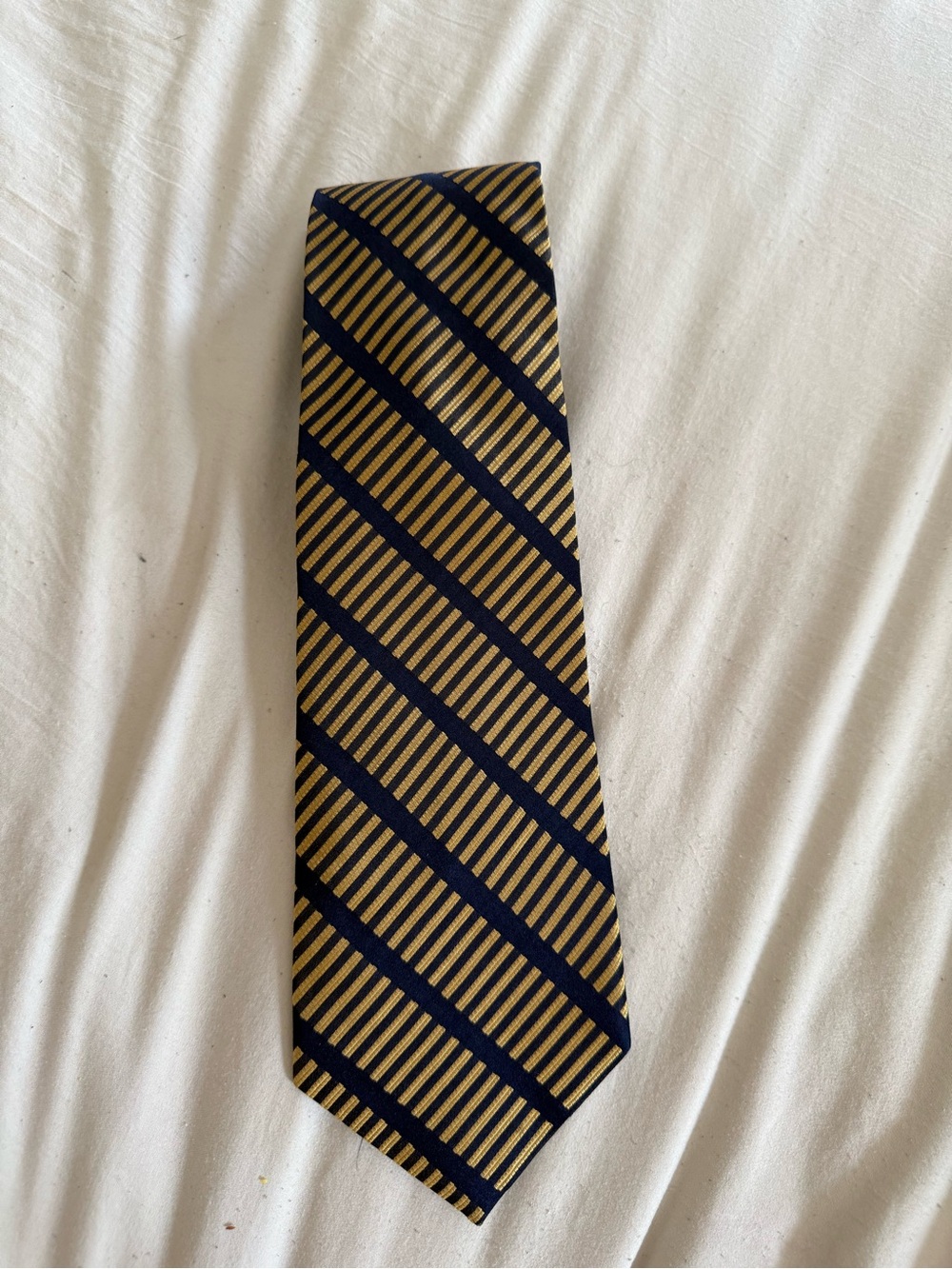 Vintage Kenson Classics by Citman Bros Handmade Silk Navy Gold Tie - Picture 2 of 6